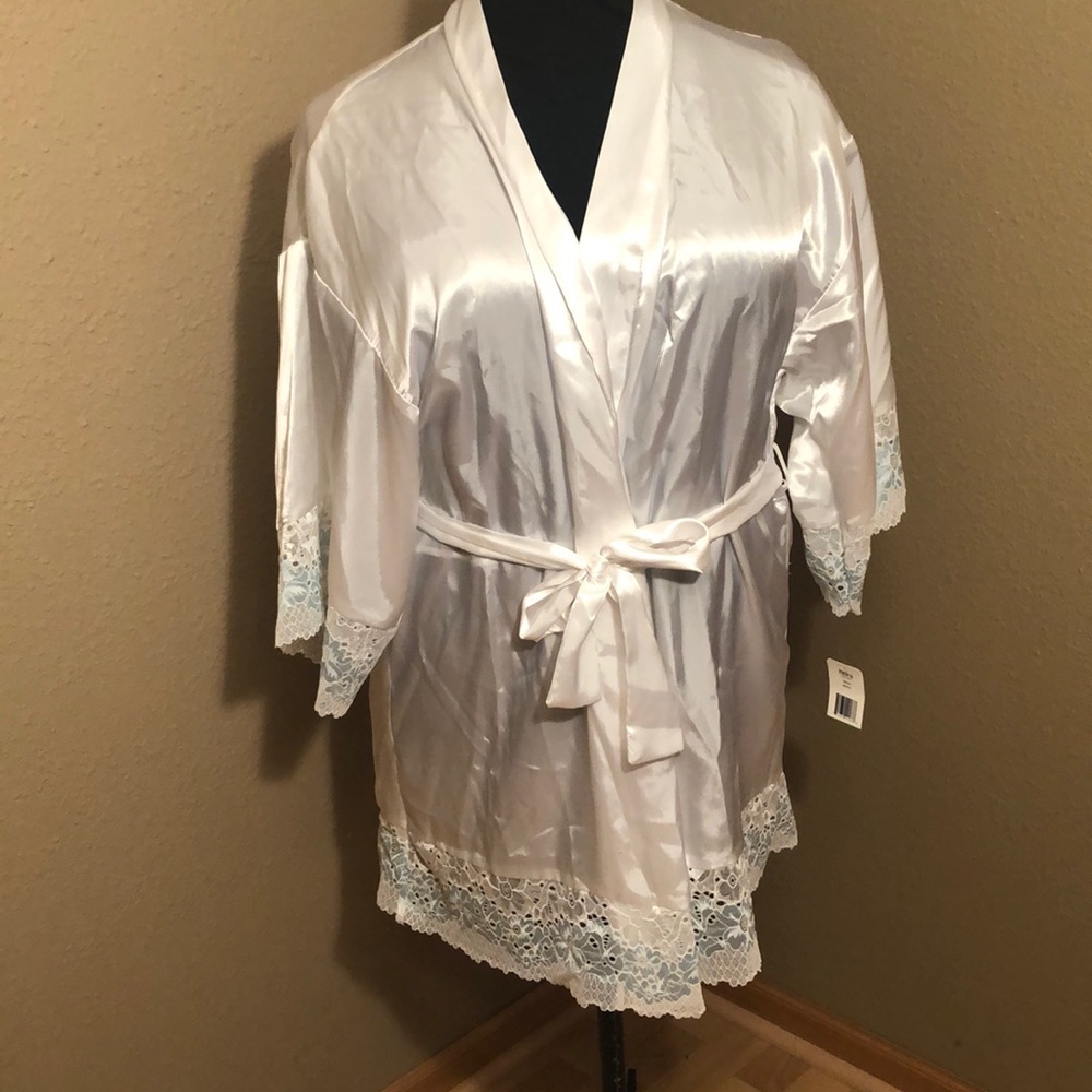 NWT Flora Nikrooz White Bridal Robe Size L XL